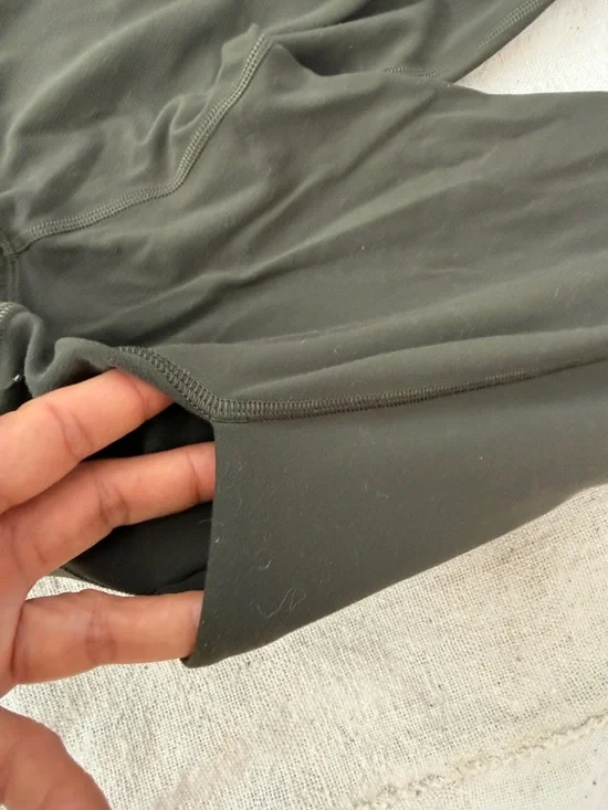 Bundle of 6Lululemon leggings sport bra and shorts size 4 - Picture 7 of 12